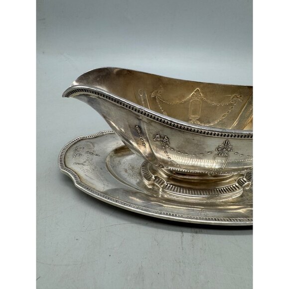 Antique Silverplated Gravy Boat With Attached Oval Tray Community plate READ - Picture 2 of 16